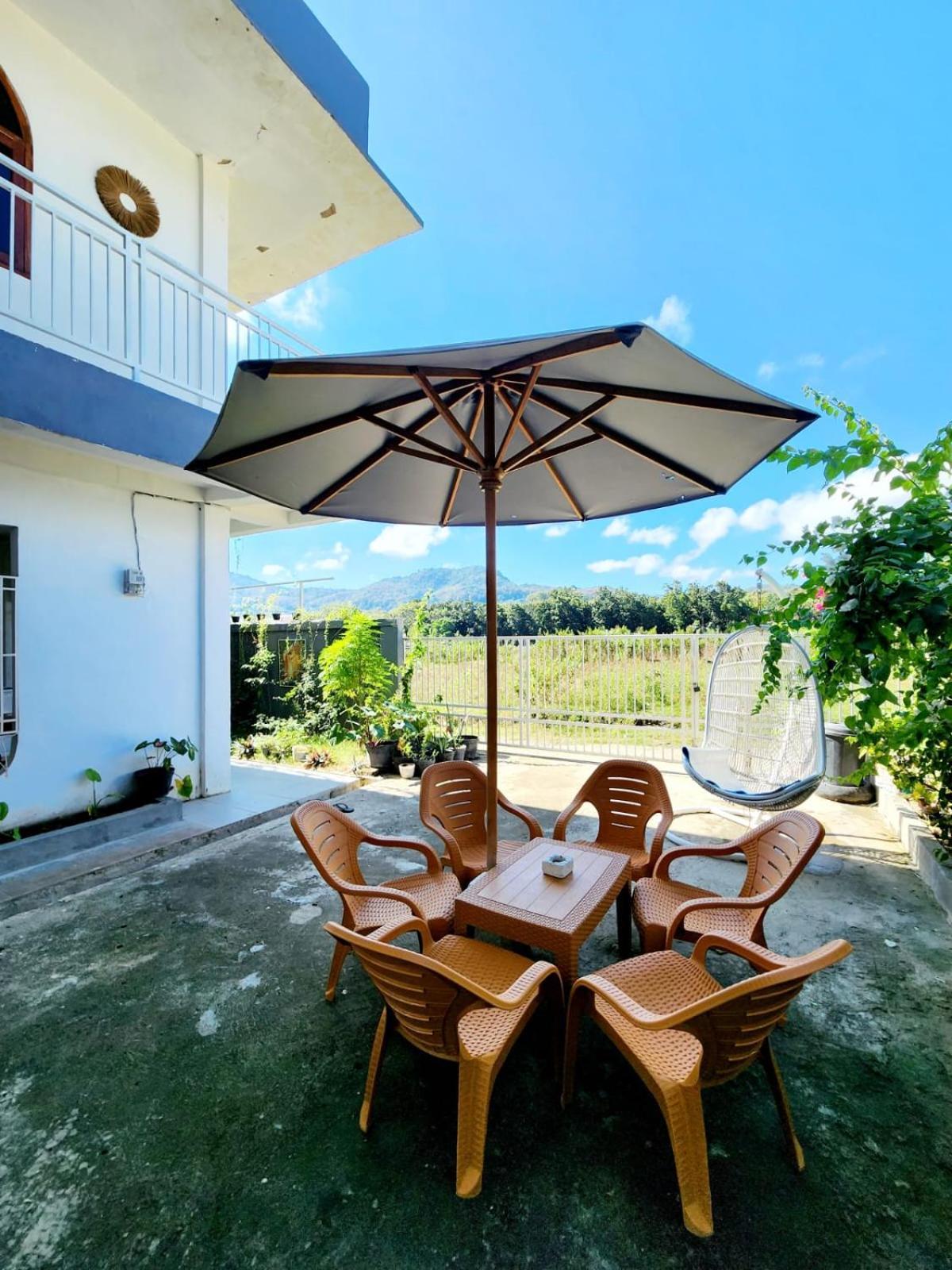 D'Flora Homestay Labuan Bajo Luaran gambar