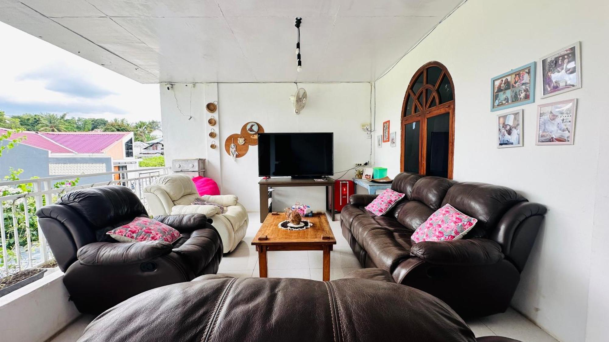 D'Flora Homestay Labuan Bajo Luaran gambar