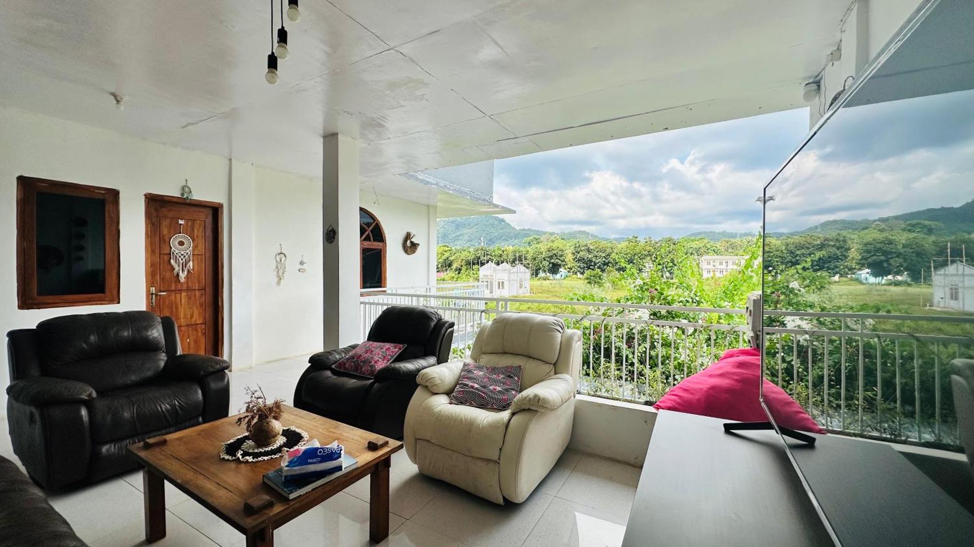 D'Flora Homestay Labuan Bajo Luaran gambar